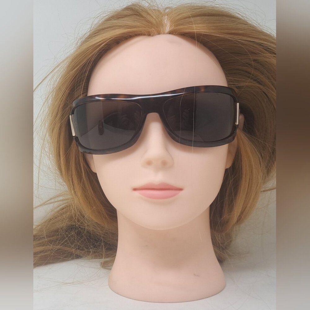 Gucci Tortoiseshell Sunglasses - Picture 7 of 16